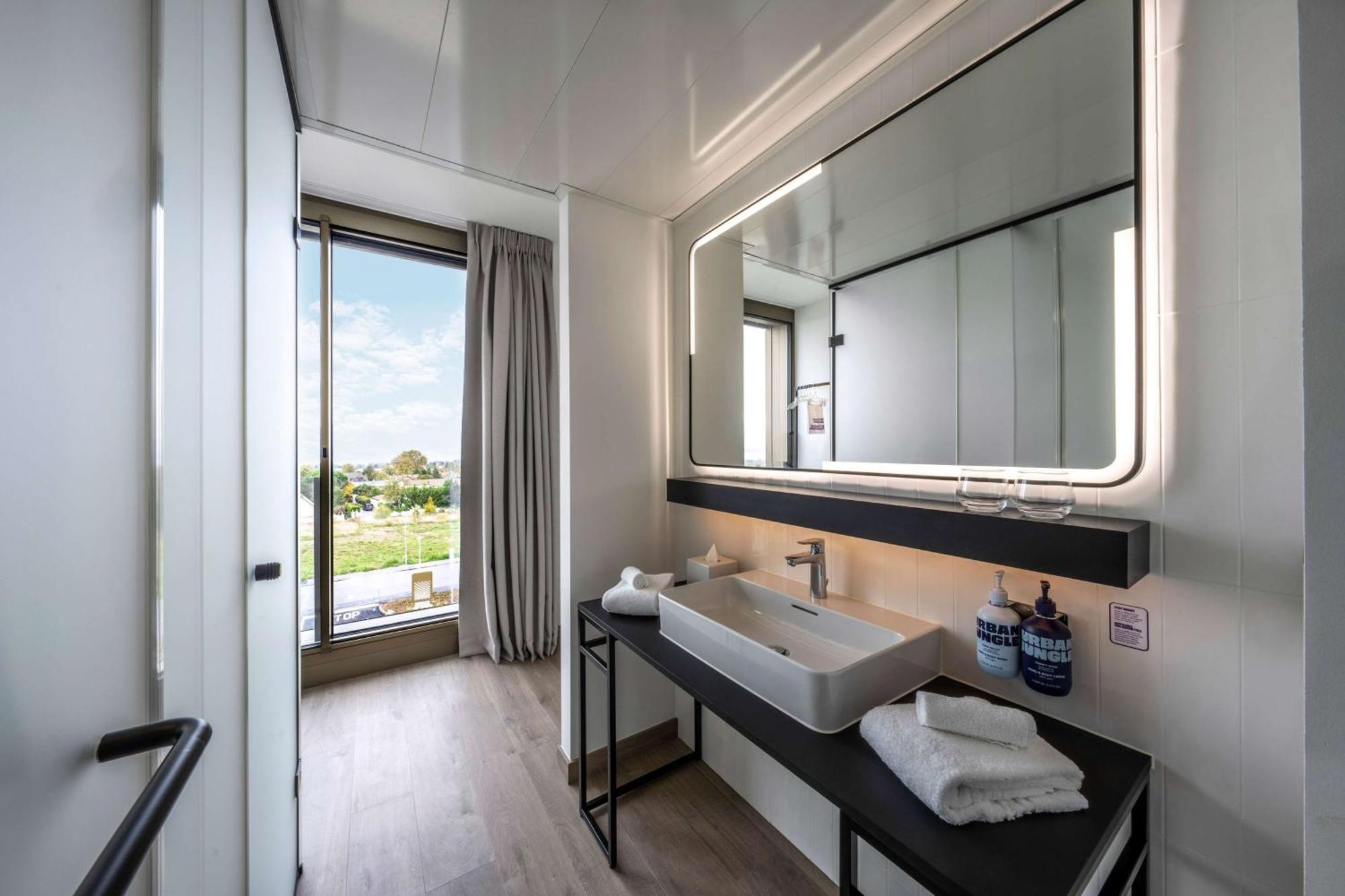 Yotel Geneva Lake Founex Exterior photo